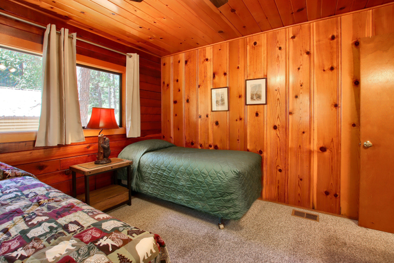 Bedroom 2, Deer Creek, Mariposa
