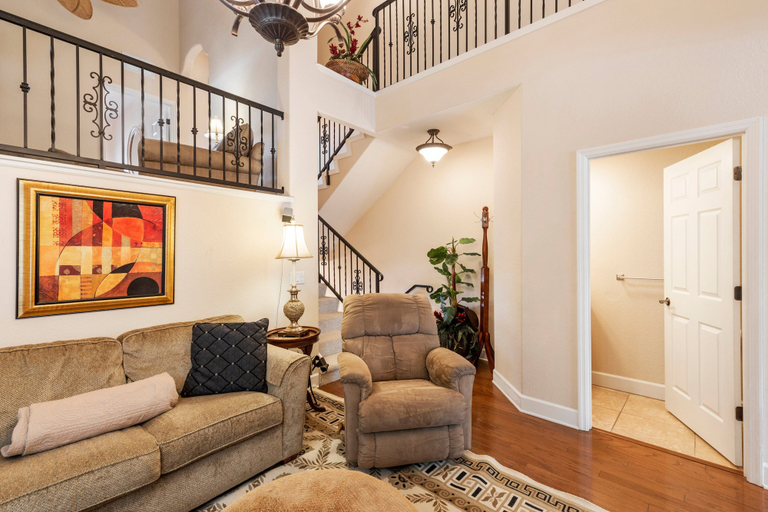Interior 3, Siesta Avenida, Sarasota