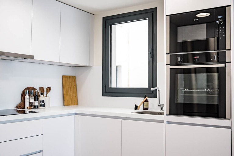Interior 2, Inf42m- Modern City Apartment, Families Only, Málaga