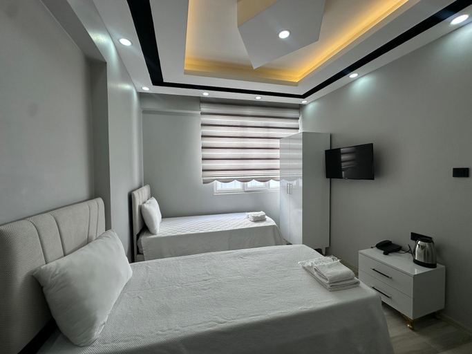 Bedroom 3, Hotel Sandra, Merkez