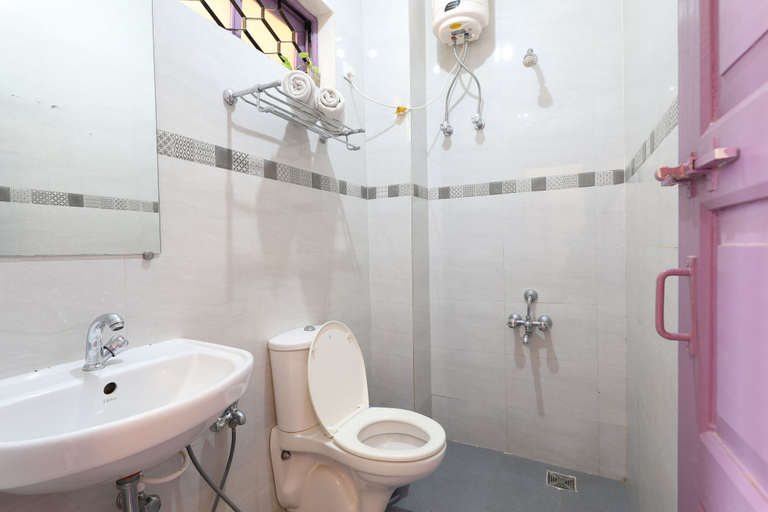 Bathroom 3, TELES WESTEND HOTEL, South Goa