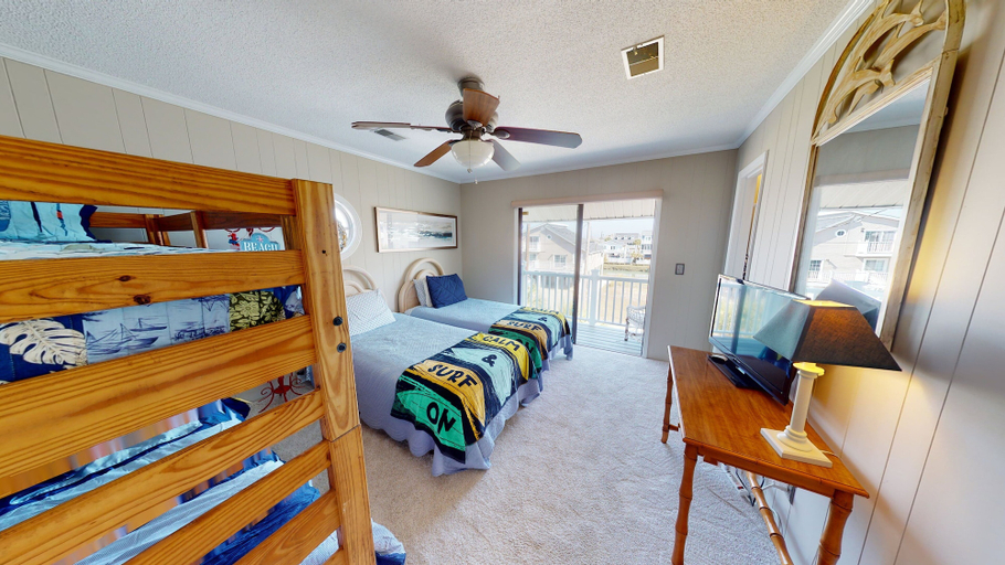 Interior 3, Wait & Sea, Horry