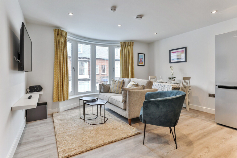 Living room 2, Pet-friendly Coastal Apartment in Filey, No Deposit, North Yorkshire