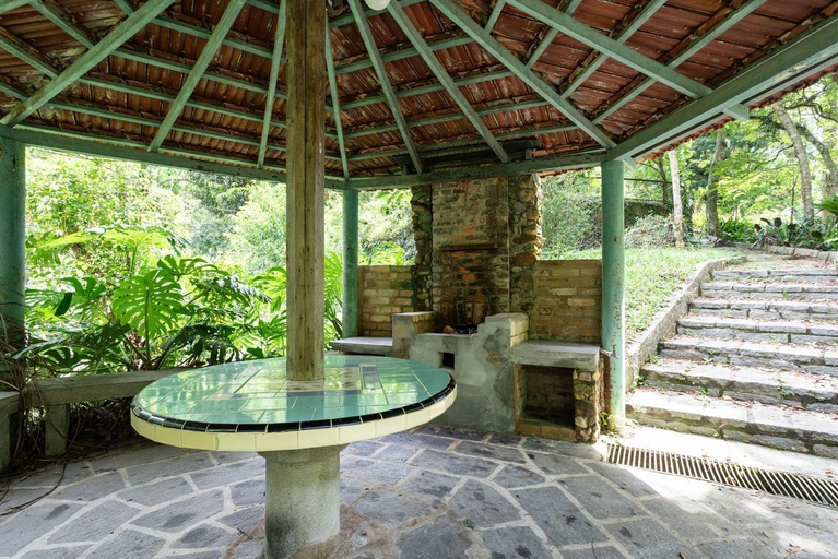 Room 5, S tio com Piscina e Lareira a 10 min de Itaipava, Petrópolis