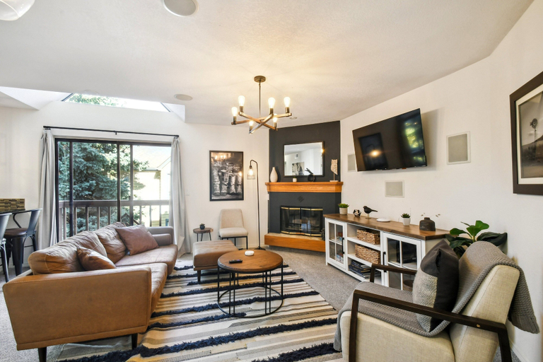 Living area, 6380 Code & Comfort in Boston Commons, Arapahoe