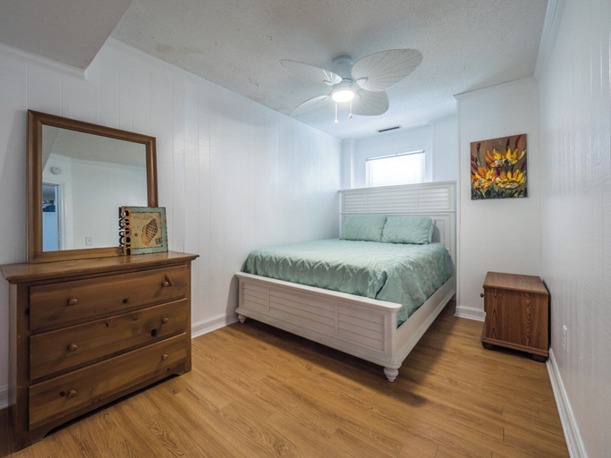 Bedroom 3, S.O.B. (Sweet Ol' Bill) by Topsail Realty, Pender