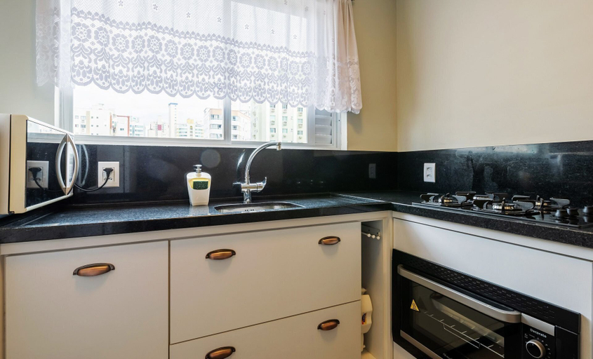 Private kitchen 5, Apt With Balcony 400m From the Sea, View BC Rft505, Balneário Arroio do Silva