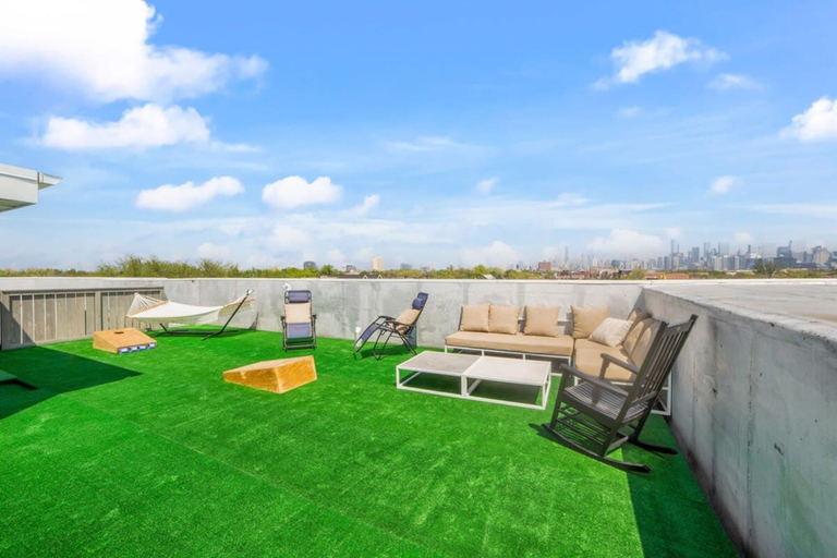 Room 4, Spacious 4BR 2BA Unit in Ukrainian w 2 Balconies, Cook