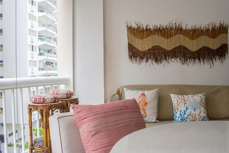 Room 3, Apto c Piscina Garagem e Academia a 180m da Praia, Guarujá