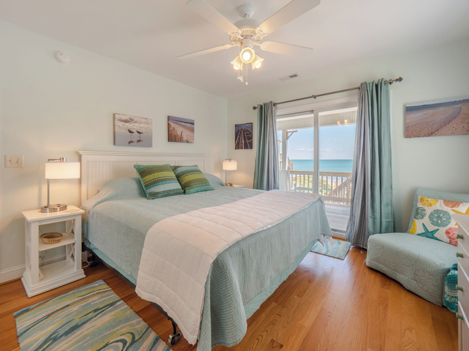 Bedroom 2, 10,000 Reasons by Topsail Realty, Pender