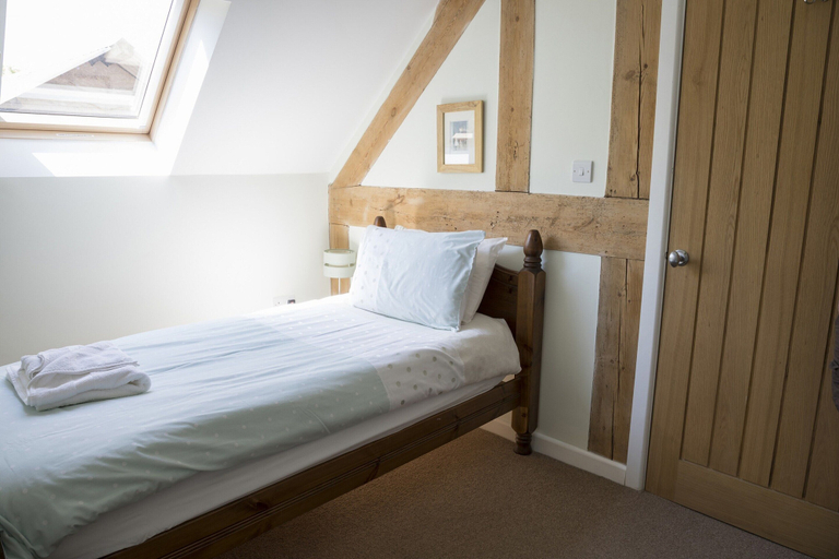 Room 5, Cottage in Dee Valley Near Castell Dinas Bran, Denbighshire