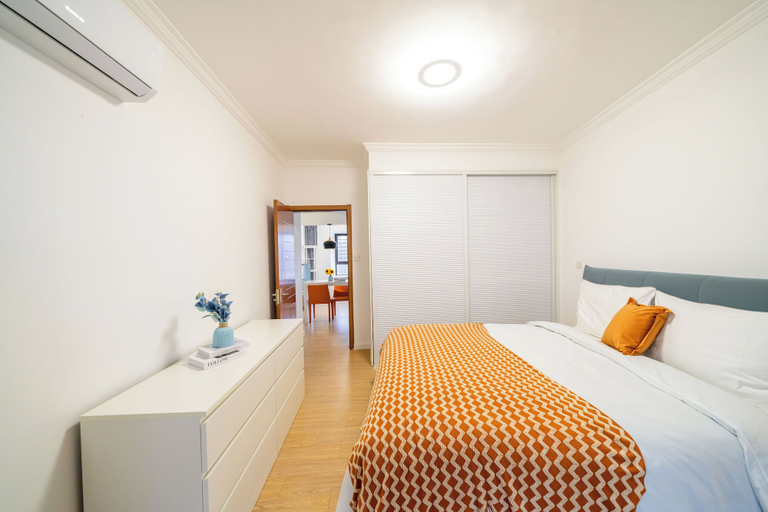 Room 2, Tyms 1BR 1BA Apartment in Gubei, Shanghai