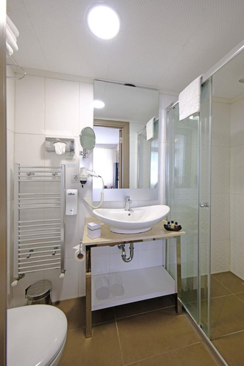 Bathroom 3, Cheya Besiktas Hotel & Suites- Special Category, Beşiktaş