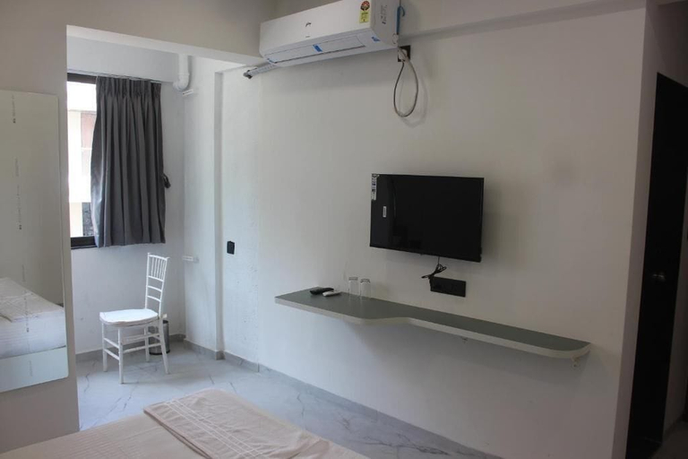 Room 2, Zenora Stays, Pune