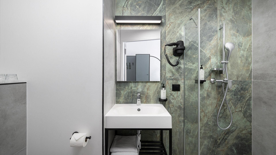 Bathroom 3, B&B HOTEL Leszno, Leszno