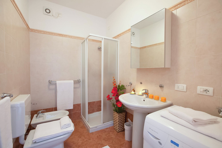 Bathroom, Vista d'Oro Ulivo Apt. 4, Lecco