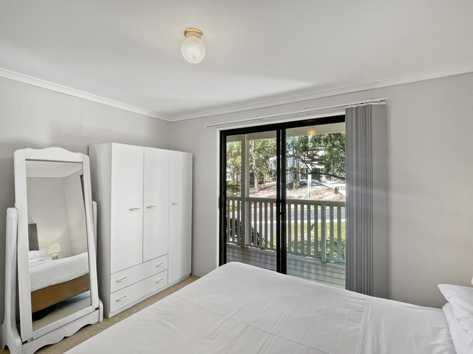 Room 4, Family Beach House With Outdoor Entertaining, Eurobodalla