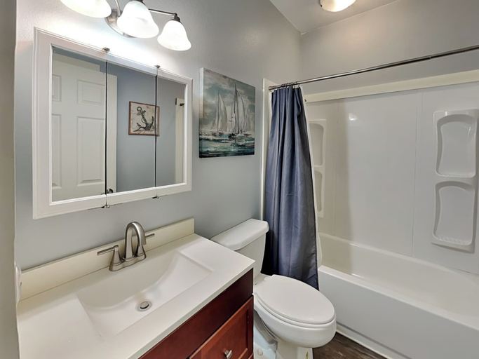 Bathroom 4, T's Getaway by Miss Kitty’s, Aransas