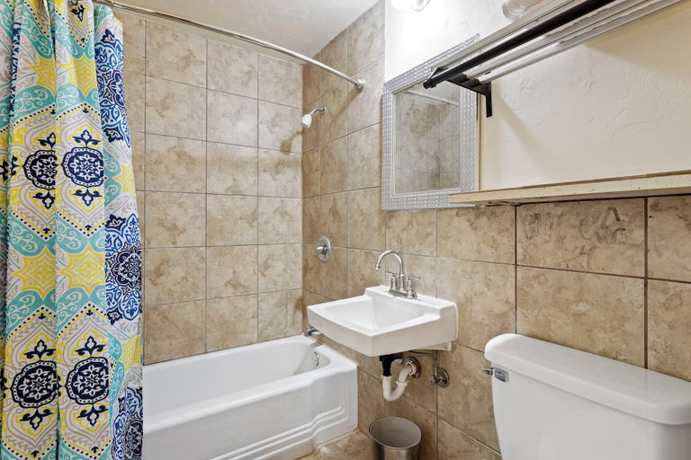 Bathroom 3, Temple View Inn Ogden, Weber