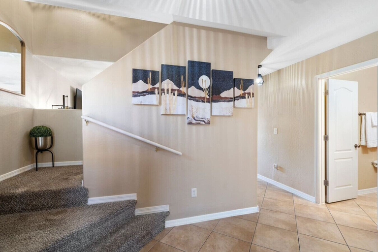 Interior 1, Glendale w Pool & Games, Maricopa
