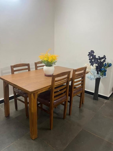 Dining 5, Premium 2BHK Gachibowli Walk to AIG- ISB-Microsoft, Hyderabad