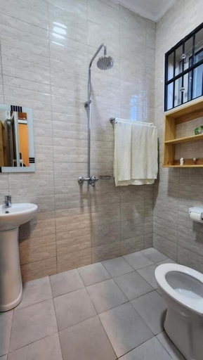 Bathroom 2, Pembeni River House, Arusha Urban