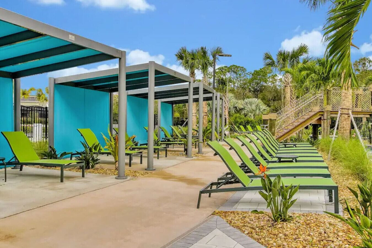 Interior 5, NEW King Bed Disney Contemporary Townhouse, Osceola