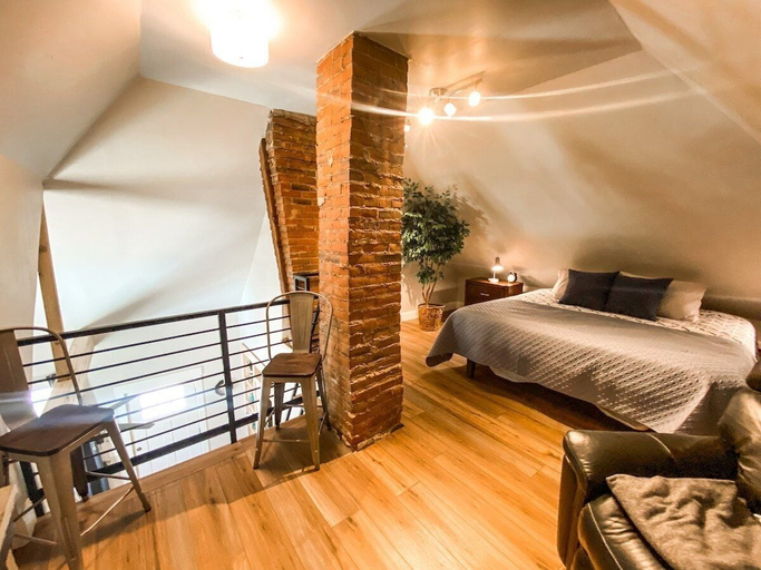 Interior 5, 1208 W Colorado, El Paso