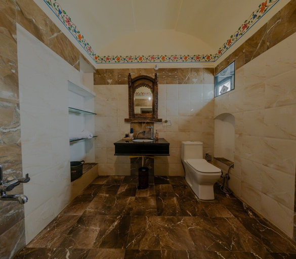 Room 5, Jeevan Haveli Heritage Hotel And Museum, Jhunjhunun