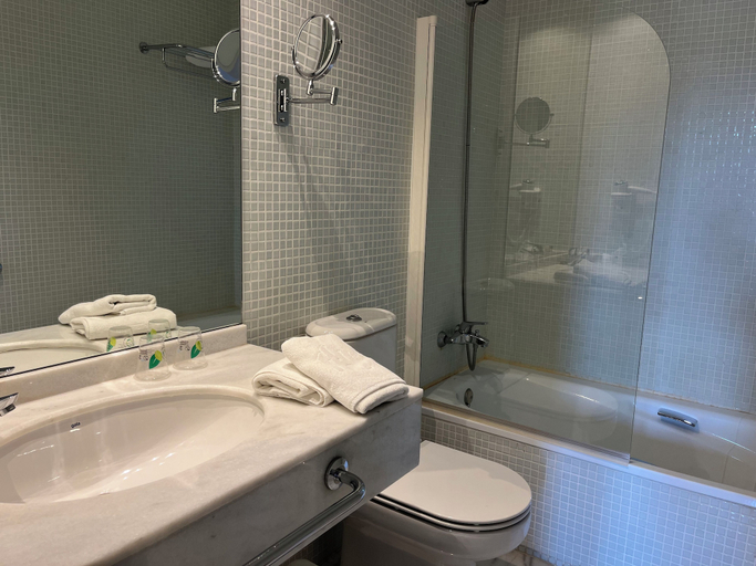 Bathroom 3, Hotel Hospedería Palacio de Allepuz, Teruel