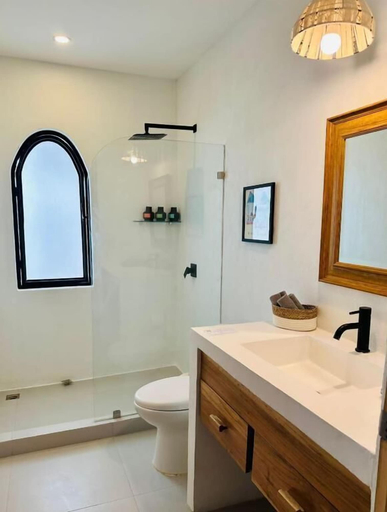 Bathroom 3, Las Guapas Villa, Santa Cruz