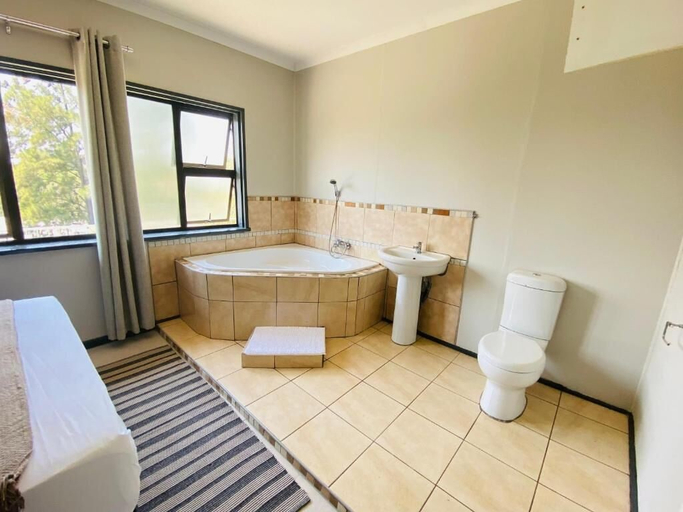 Bathroom, Phola la bed and Breakfast, Uthungulu