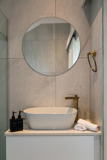 Bathroom 5, Abalone 2 Bedroom Apartment, West Coast