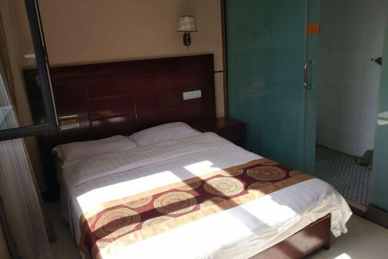 Bedroom 3, Joneng Hotel, Gannan Tibetan