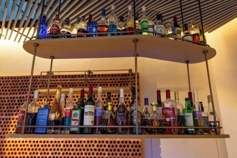 Food & Drinks