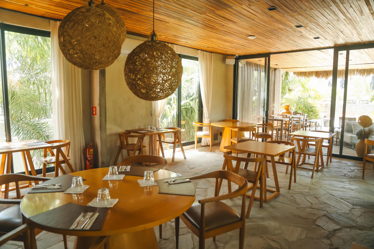 Food & Drinks 5, Makena Hotel, Amontada