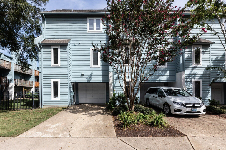 Interior 3, Latitude Adjustment, Virginia Beach