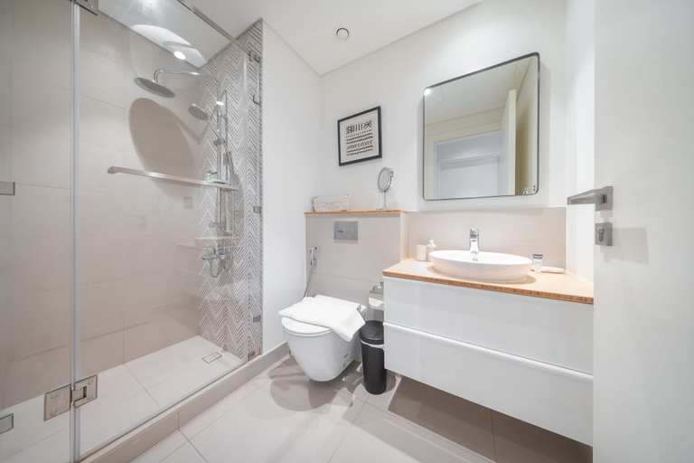 Room 4, Dubai Hills Stunning 1 bed for 4 People, Dubai