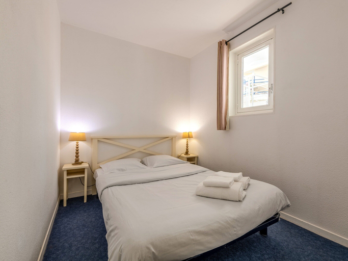 Room 4, Ocean View Apartment, Retreat, Finistère
