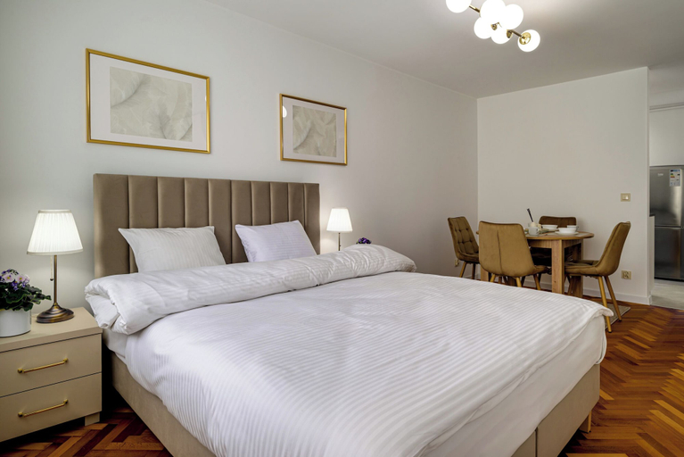 Room 5, RentPlanet - Apartament Pereca, Środa Śląska