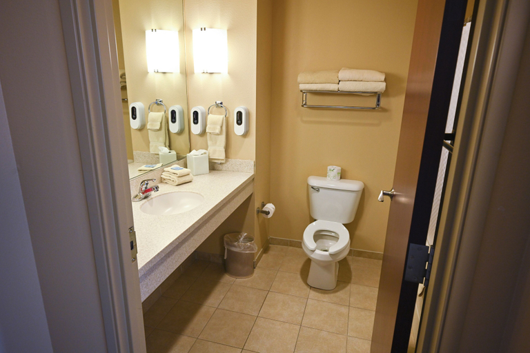 Bathroom 3, Wild Rose Casino & Hotel Emmetsburg, Palo Alto