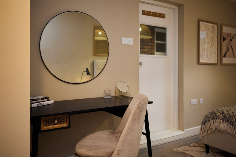 Interior 3, West of Brick & Bloom, London
