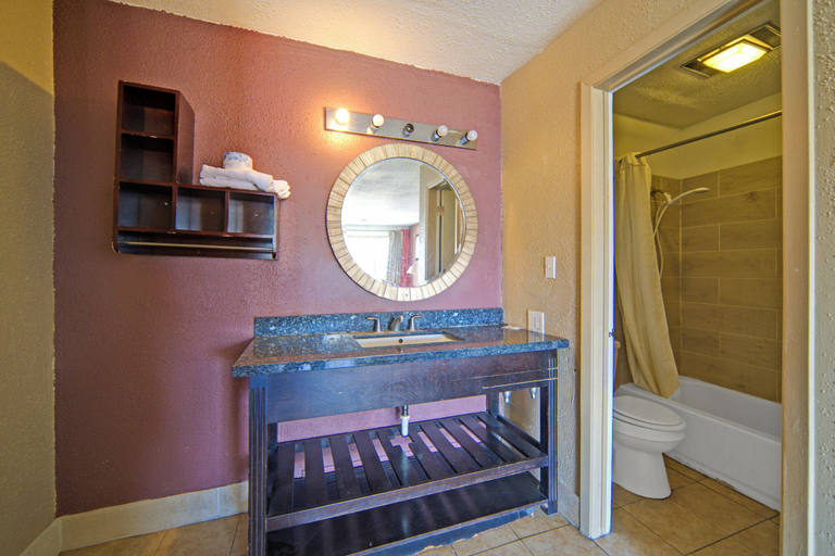 Bathroom 4, Sunset Inn Flatonia I 10 by Hotel O, Fayette