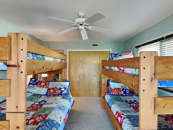 Bedroom 3, The Shell Collector by Topsail Realty, Pender