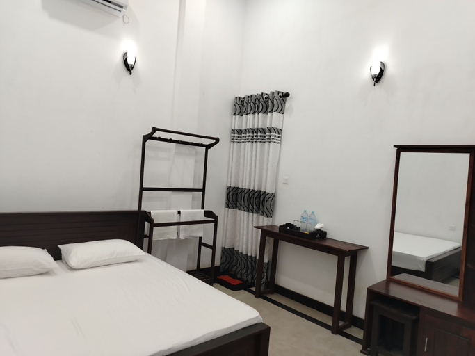 Room 3, Hotel Diamond Palace, Bibile