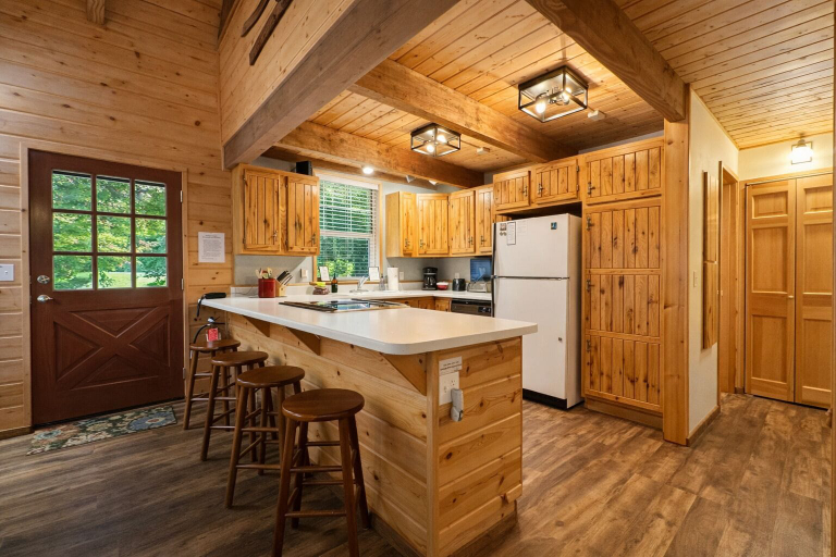 Private kitchen 4, Chipmunk Lodge 2 Bedroom Home by NW Comfy Cabins by RedAwning, Chelan