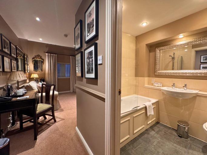 Bathroom 3, Holdsworth House Hotel, Calderdale