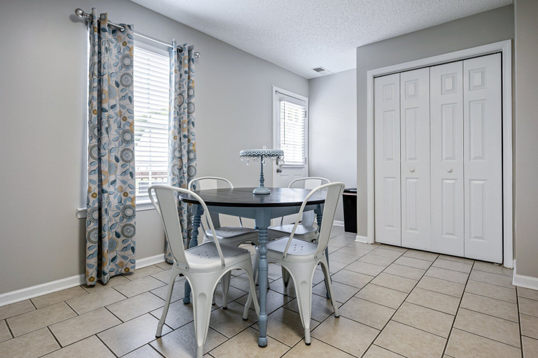 Interior 4, 31 Middleton Court Cartersville, Bartow