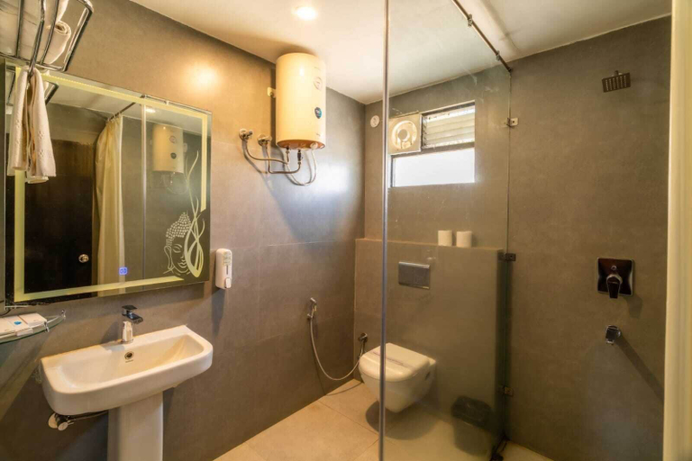 Bathroom 4, Samskara and Samsara, Garhwal