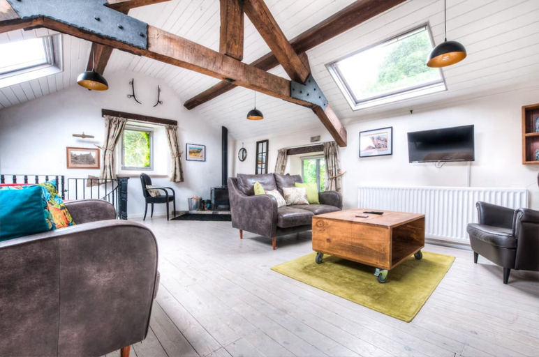 Primary image, Cottage in Warslow near Manifold Valley, Staffordshire